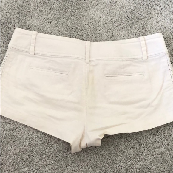 Guess Linen White Shorts - Picture 3 of 4